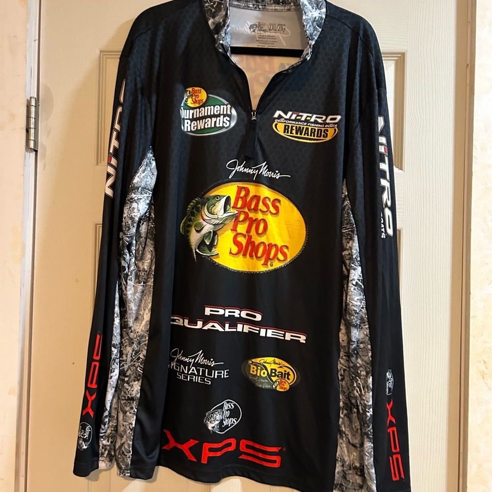 Bass Pro Shops Gray and Black Fishing Shirt